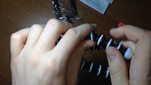 Маленький штатив-тринога tripod + Bluetooth пульт для камеры смотреть онлайн