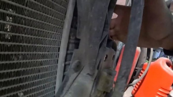 Замена ремня ГРМ (помпа, ролики) Audi A6 C6 bbj asn 3.0. От разборки до установки ремня, полность