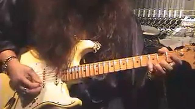 Yngwie Malmsteen смотреть онлайн