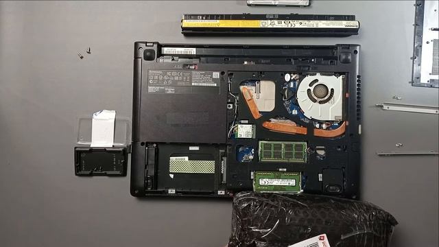 Ganti ssd, hdd, dan ram laptop lenovo G40-80 ( no music) смотреть онлайн