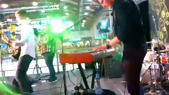 Karl-Erik Taukar & Tartu segakoor - Free Fallin' смотреть онлайн