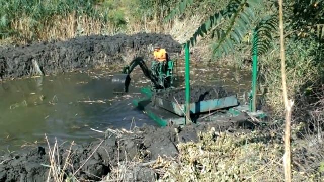 Плавающий мини экскаватор для чистки водоемов смотреть онлайн