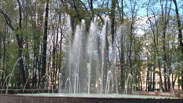 2023.05.04. Смоленск. Сад Блонье. Фонтан. смотреть онлайн