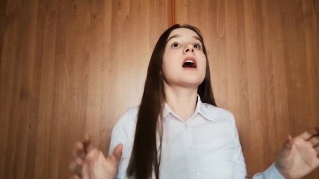 Вероника Янчик читает стихотворение Софии Багдасарян "Великий космос" смотреть онлайн