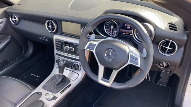 2015 Mercedes SLK 55 AMG смотреть онлайн