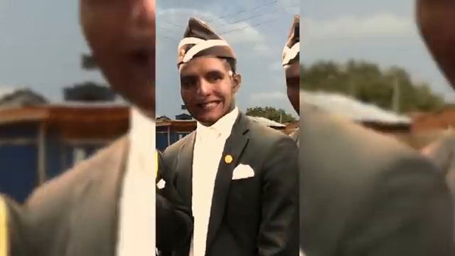 ТАНЕЦ С ГРОБОМ НА БАЯНЕ | COFFIN DANCE МЕМ | Astronomia на баяне смотреть онлайн