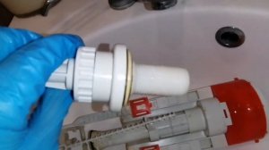 Устраняем гул сливного бачка унитаза. Убираем течь воды из бачка.