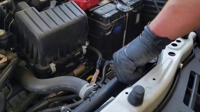 Honda Fit Brake Fluid & Radiator Coolant Change смотреть онлайн