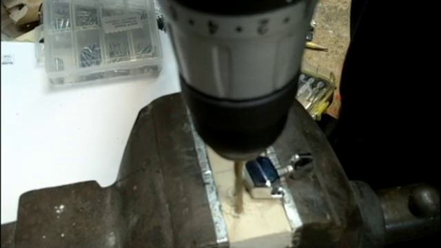 How to Make an Altoids Guitar (DIY) смотреть онлайн