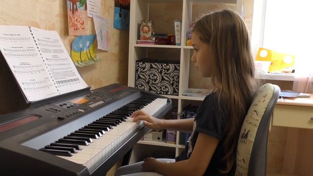 Первые мелодии на синтезаторе смотреть онлайн