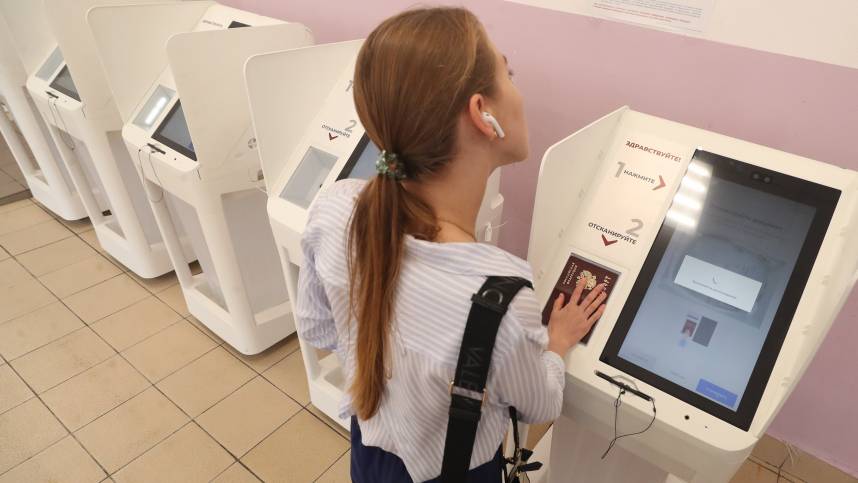 Успеть сделать выбор: как проходит голосование на выборах в Петербурге смотреть онлайн