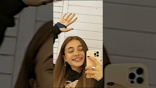 ~Ведь эти линии на теле тебе не идут~ (Валя Карнавал) ... смотреть онлайн