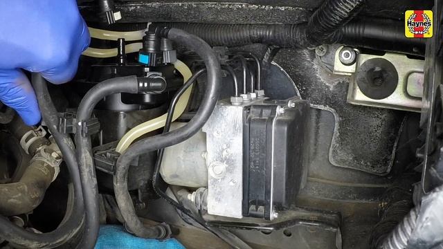How to Nissan Note 2006 to 2013 6411 Replace the fuel filter смотреть онлайн