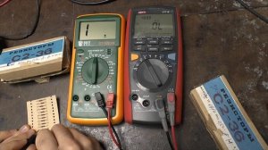Тест точности лучшего мультиметра для ремонта.