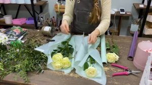 Упаковка одной, трех, пяти роз/ Ответы на вопросы