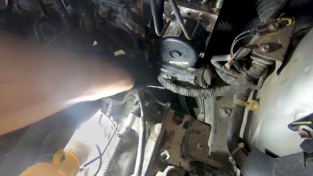 Ford Fiesta broken ABS module removal and disassembling for repair if you have error code U3000 смотреть онлайн