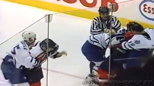 Philadelphia Flyers vs Toronto Maple Leafs - Line Brawl - 1999 (Dual-Feed) смотреть онлайн