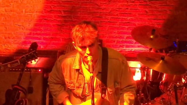 Sam Fender live Paris Supersonic смотреть онлайн