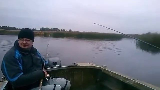 Первый раз на рыбалке ))) смотреть онлайн