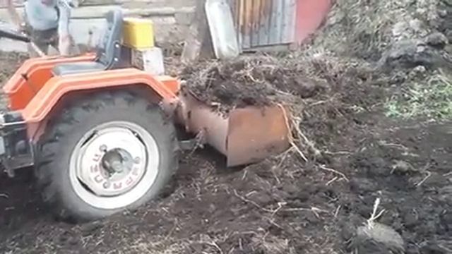 Минитрактор Уралец и навозник!!! смотреть онлайн