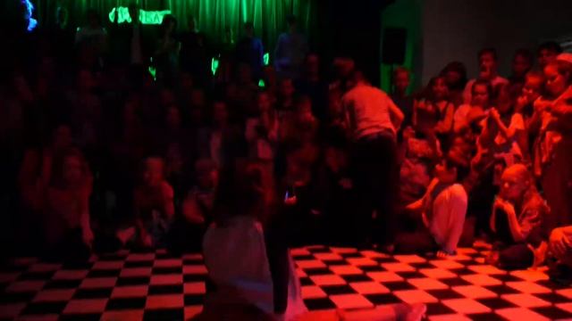 Мила Vs  Безумная Сосиска