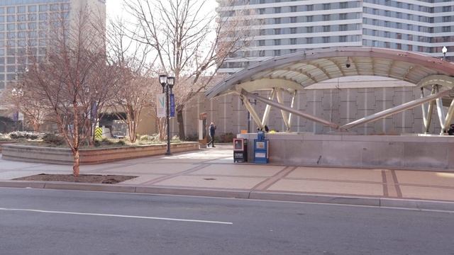 Living In Crystal City Arlington, VA | Best Condos, Fun, And Dining | Moving To Arlington 2021 смотреть онлайн