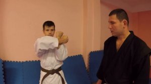 Каратэ. Урок 3.  Основы выполнения блока Аге Уке