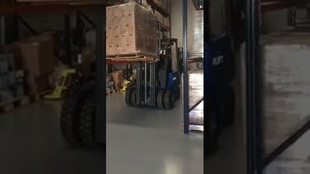 1.5 ton battery forklift with triplex 6 meter full-free mast смотреть онлайн