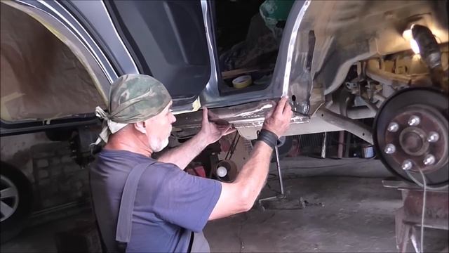 MITSUBISHI PAJERO WAGON. Установка кустарного порога. смотреть онлайн