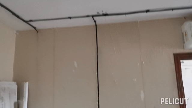 Сделали новую электропроводку в квартире 34кв/м электропроводка, открытая по потолку. смотреть онлайн