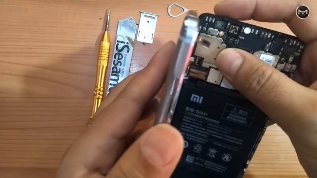 How to Open Back Cover Xiaomi Redmi Note 4 смотреть онлайн