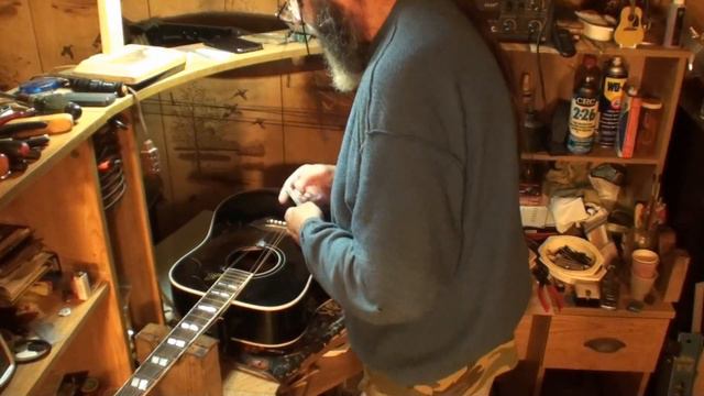 YOUR acoustic guitar could have loose braces gibson hummingbird brace inspection смотреть онлайн