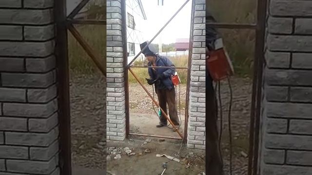 Делаем забор с перепадом 1.5метра смотреть онлайн