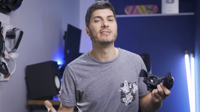 This is the World's SMALLEST Virtual Reality Headset - & it's NUTS! смотреть онлайн