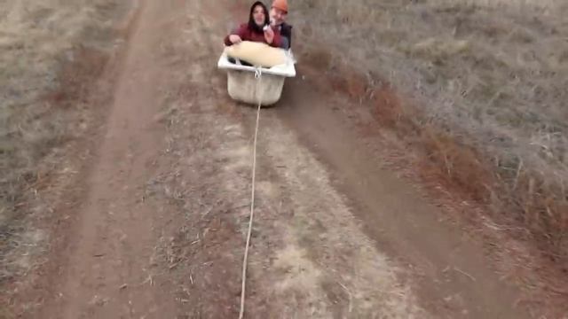 КАТАЕМСЯ НА ВАННЕ! УЧИМСЯ ДРИФТИТЬ С МЛАДШИМ БРАТОМ И ДРУЗЬЯМИ! смотреть онлайн