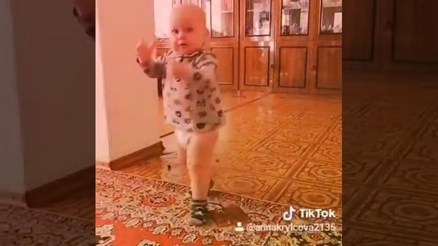 Танцы внучка с бабулей смотреть онлайн