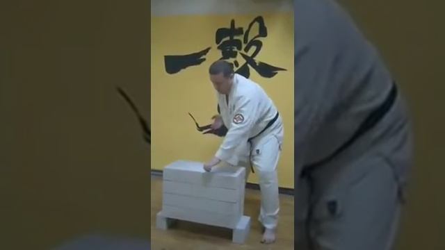 Тамешивари блоки, Миколайчук Юрий 3 дан киокушинкай карате. смотреть онлайн