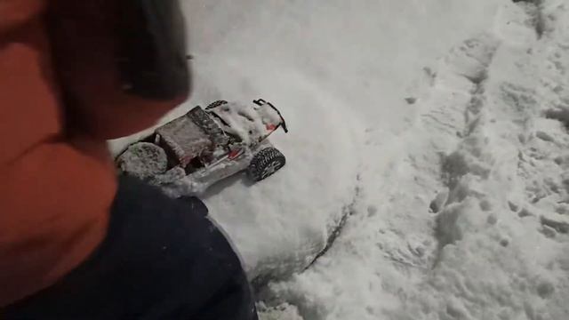 Багги HSP Bloodwolt по глубокому снегу смотреть онлайн