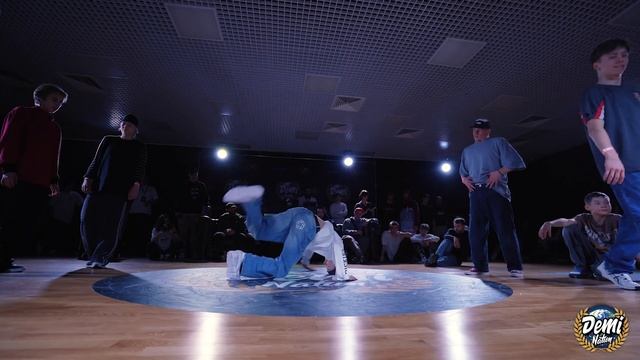 Green Panda vs Арина, Наташа, Саша / TOP 8 / Breaking 3x3 / Demination Battle 23 смотреть онлайн