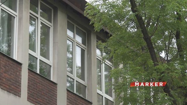 Prvi dan škole nakon tragedije: Bez školskog zvona i klasične nastave смотреть онлайн