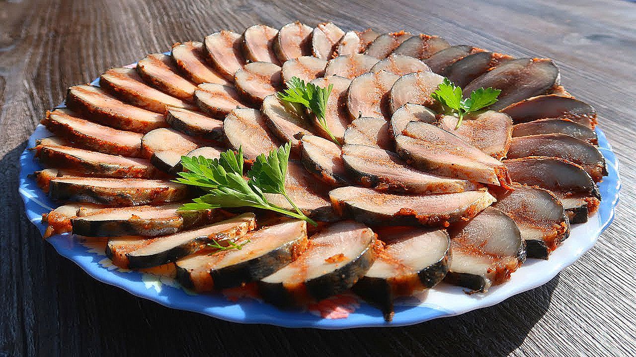 Скумбрия отвал башки! Как засолить скумбрию в домашних условиях. Вкуснейший рецепт! смотреть онлайн