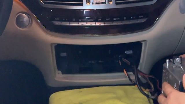 Mr12volt MOST CarPlay interface installation for Mercedes NTG 3.0 W221 смотреть онлайн