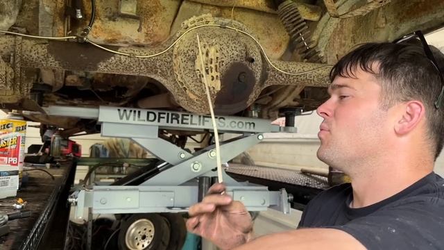 Stick Shift V8 Wagon! Rescued from the Junkyard. First Road Drive in 30 Years! смотреть онлайн