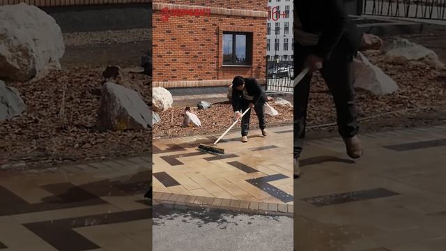 Как убрать высолы с тротуарной плитки? 2 совет. #shorts смотреть онлайн