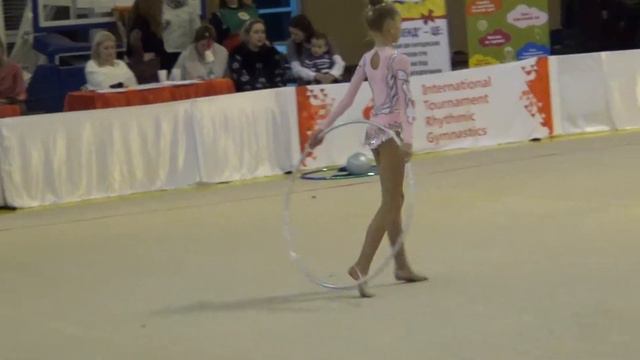 Любаc Арина 2004 обруч м.Львів "Кришталеві булави" 20-21.02.2016 смотреть онлайн