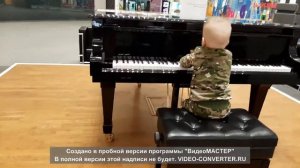 Виртуозная игра на фортепиано ))