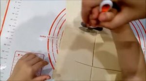 ВЕНГЕРКИ С ТВОРОГОМ ИЗ ГОТОВОГО СЛОЁНОГО ТЕСТА.Готовит маленький кулинар Тимоша,3 года)))