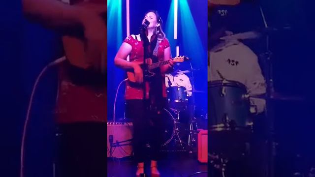 Cynthia Preston- To The Bones and Back, Park City Music Hall, Bridgeport CT смотреть онлайн