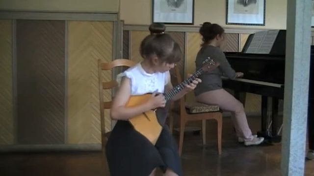 Давыдовская Габриэлла. Украинская народная песня «Ой, що ж то за шум». смотреть онлайн