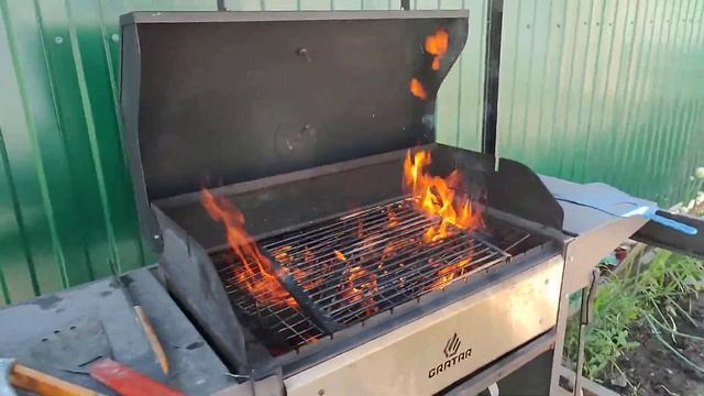 перекрасил крышку мангала Gratar